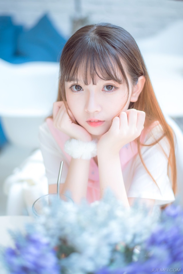 不要去看那个伤口,它有一天会结疤的,疤痕不褪,可它不会再痛。——三毛